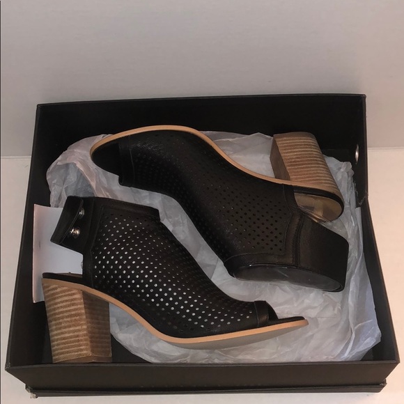 NWT Steven by Steve Madden Suzy Wedges, Size 8. - Picture 2 of 8